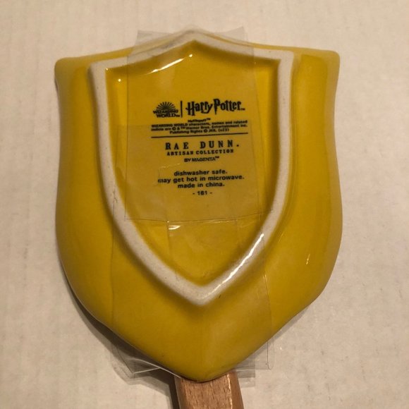 NWT Harry Potter X Rae Dunn Limited Edition Hufflepuff Spatula/Spoon Rest - Picture 5 of 5